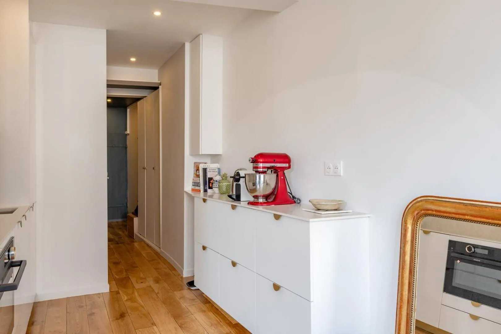 Cozy Faubourg St Martin Retreat Lägenhet Paris