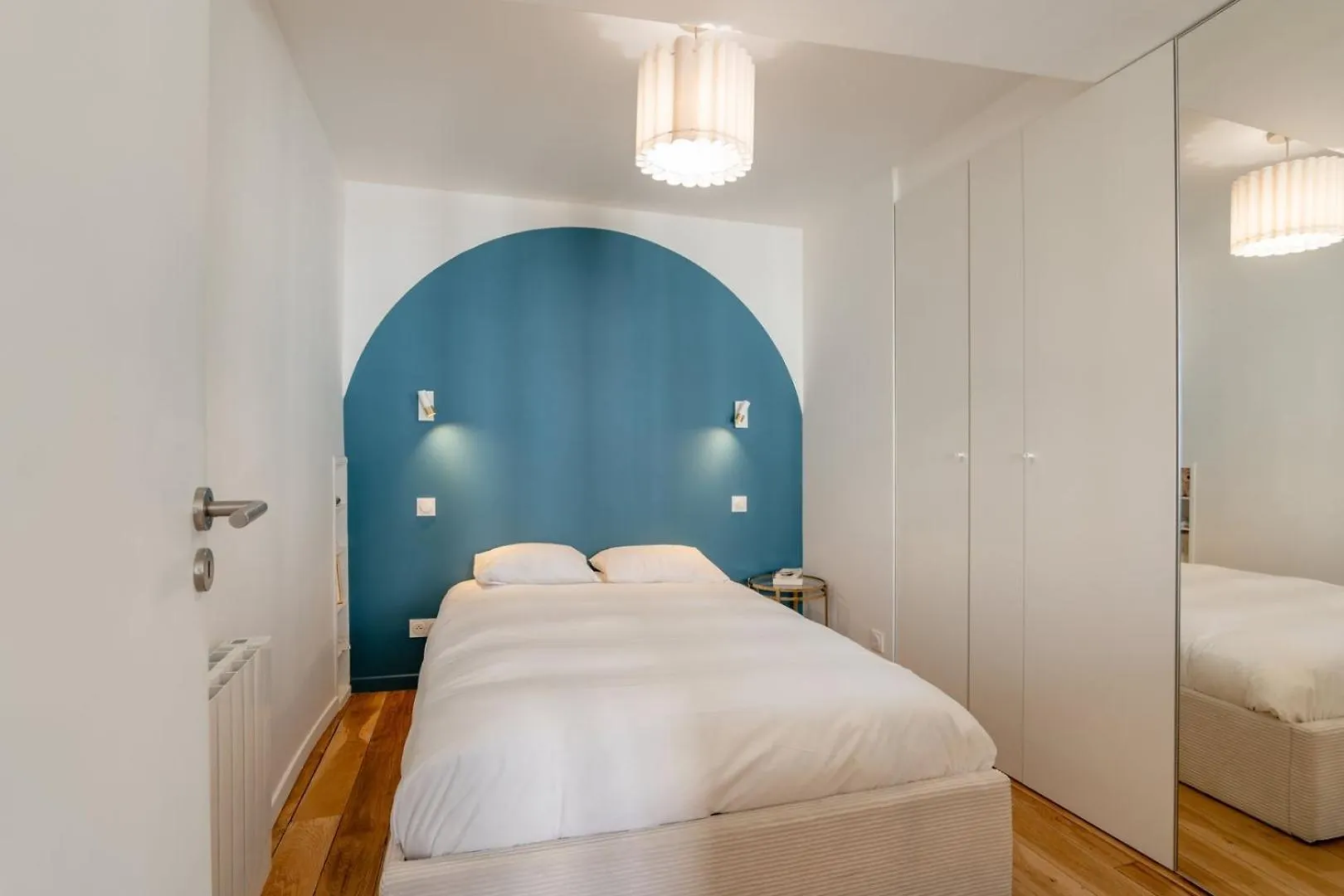 パリCozy Faubourg St Martin Retreatアパートメント アパート パリ