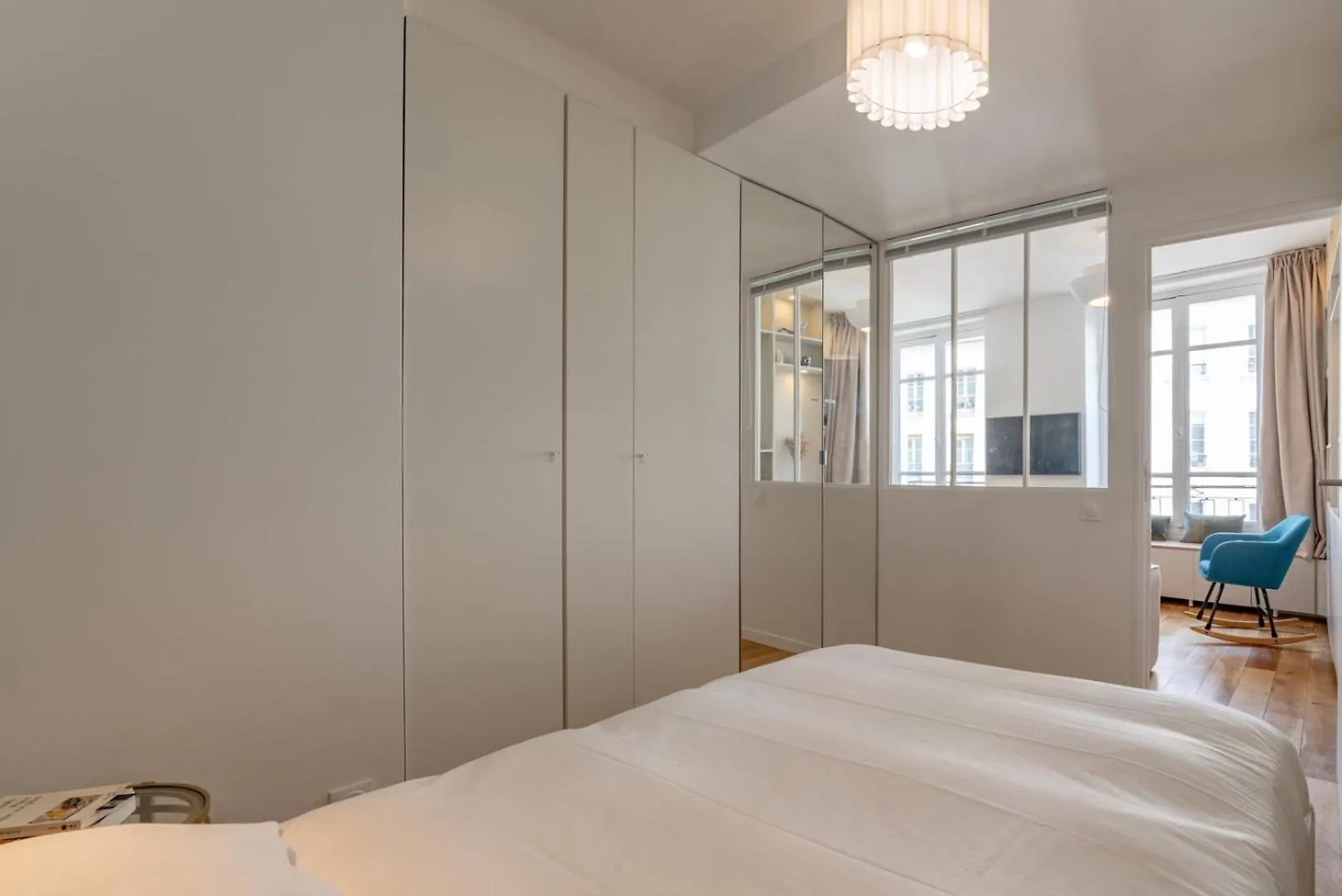 パリCozy Faubourg St Martin Retreatアパートメント 0*, パリ フランス