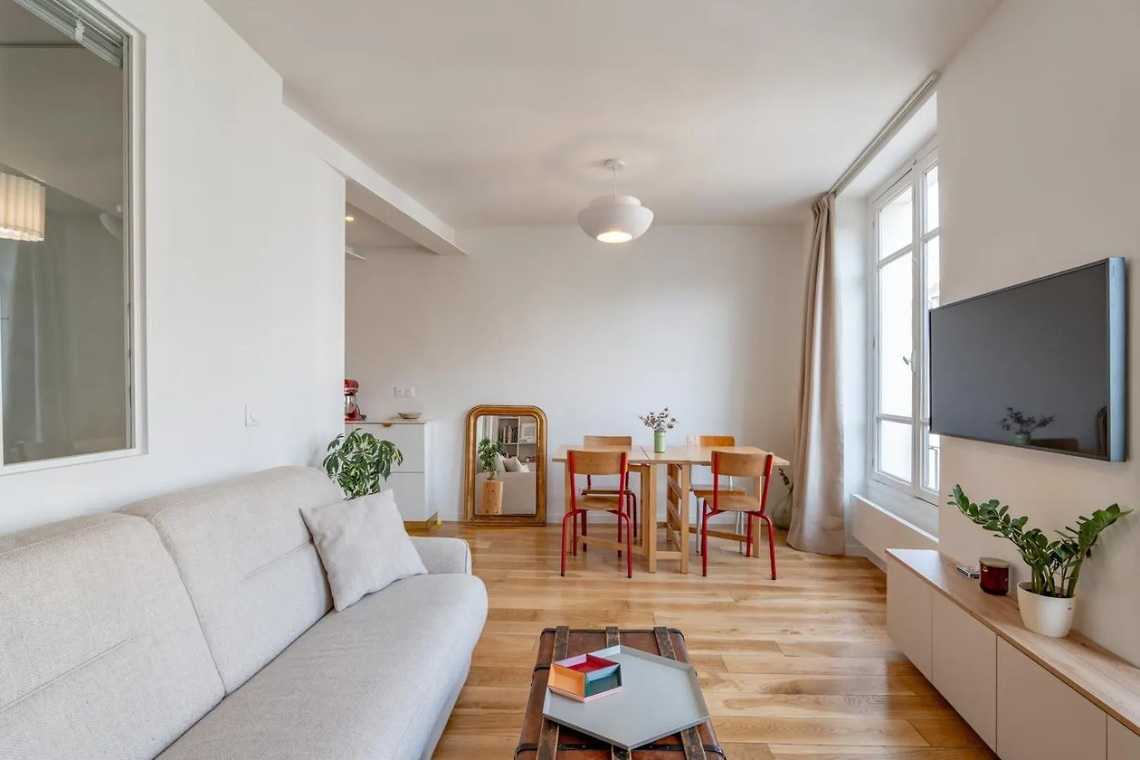 파리 Cozy Faubourg St Martin Retreat 아파트 0*,